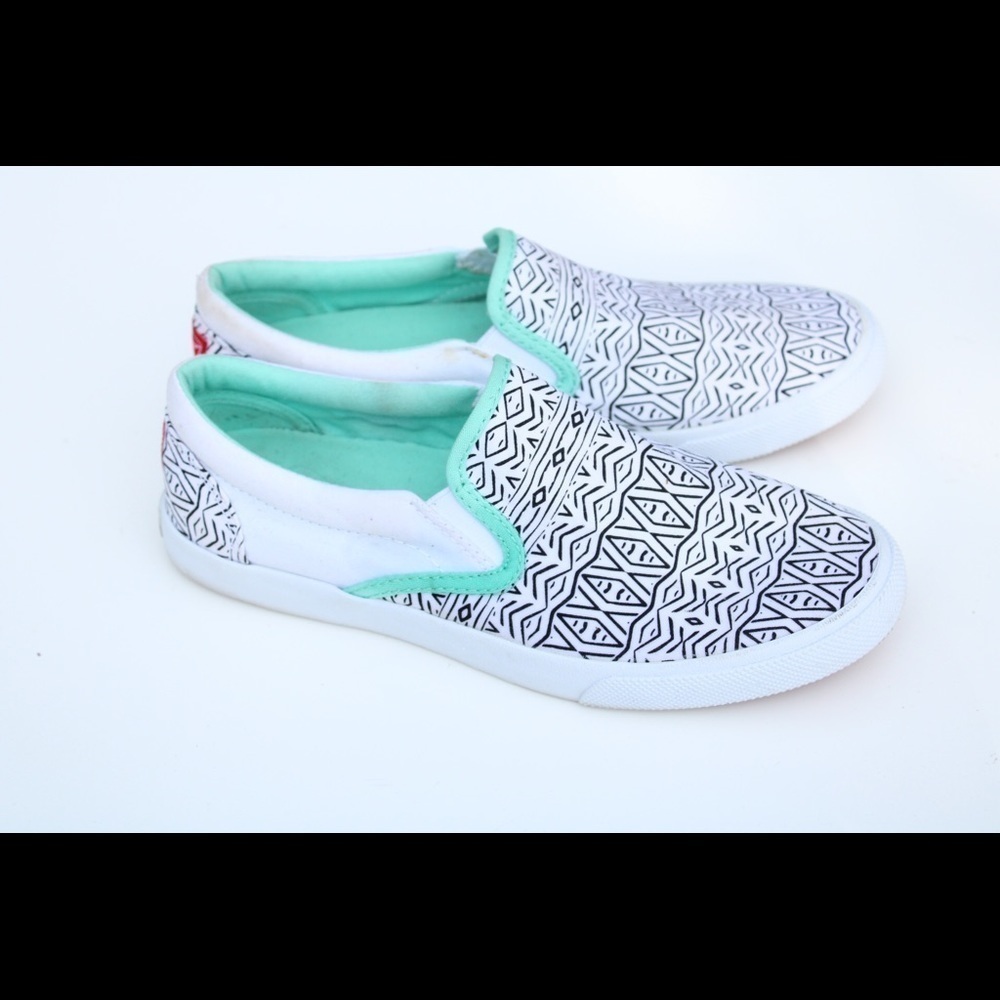 Bucketfeet tambourine slip ons